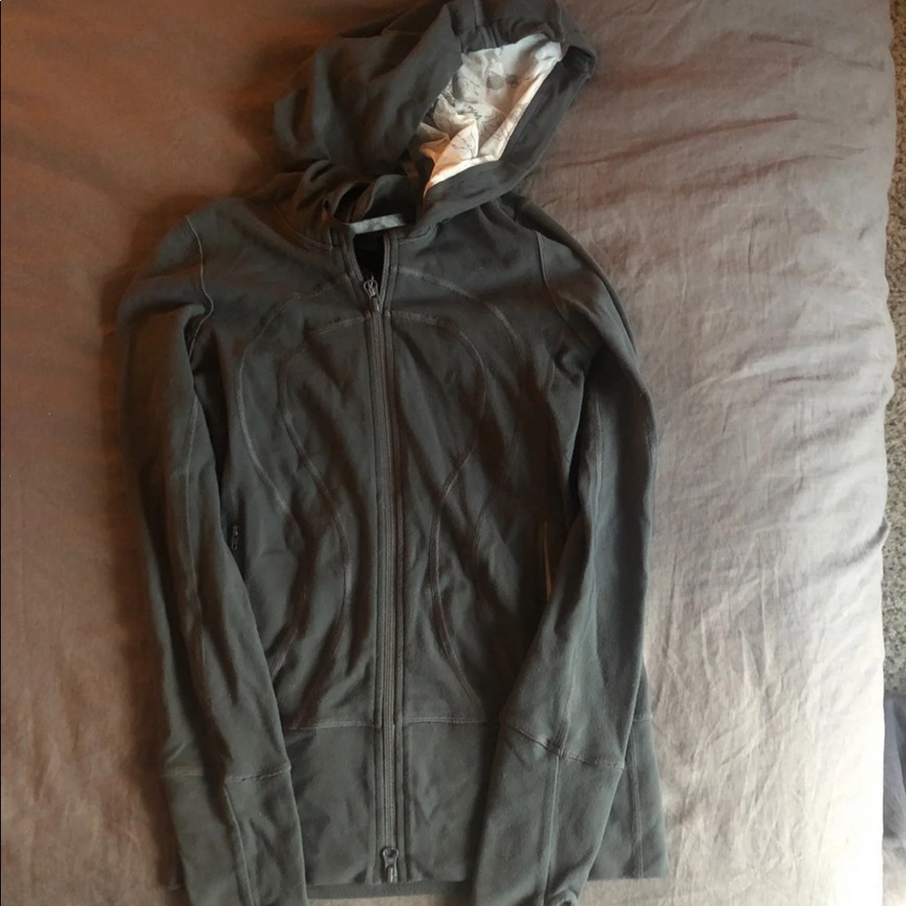 Hooded Lululemon Define Jacket size 4